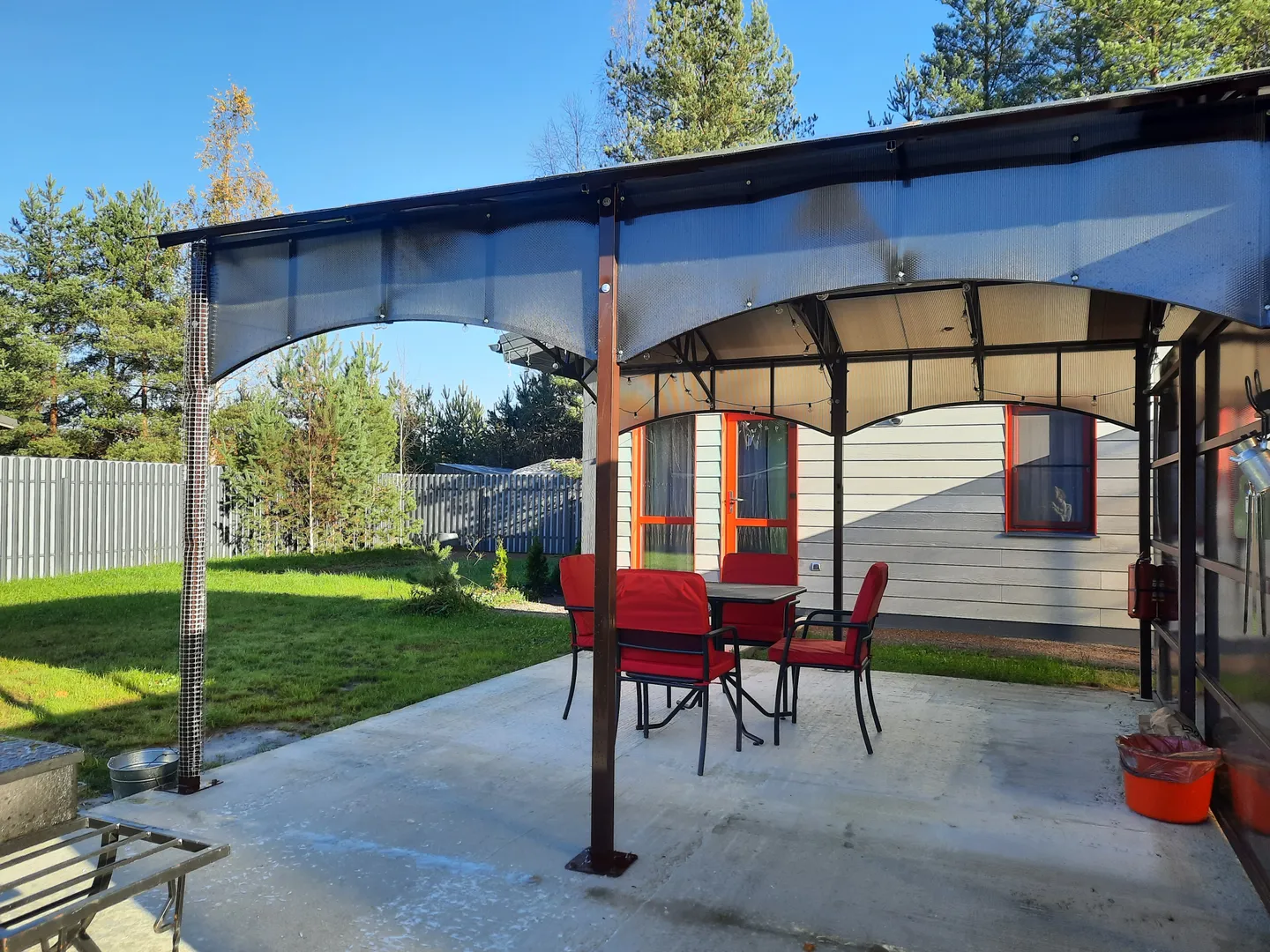 Много места на свежем воздухе.