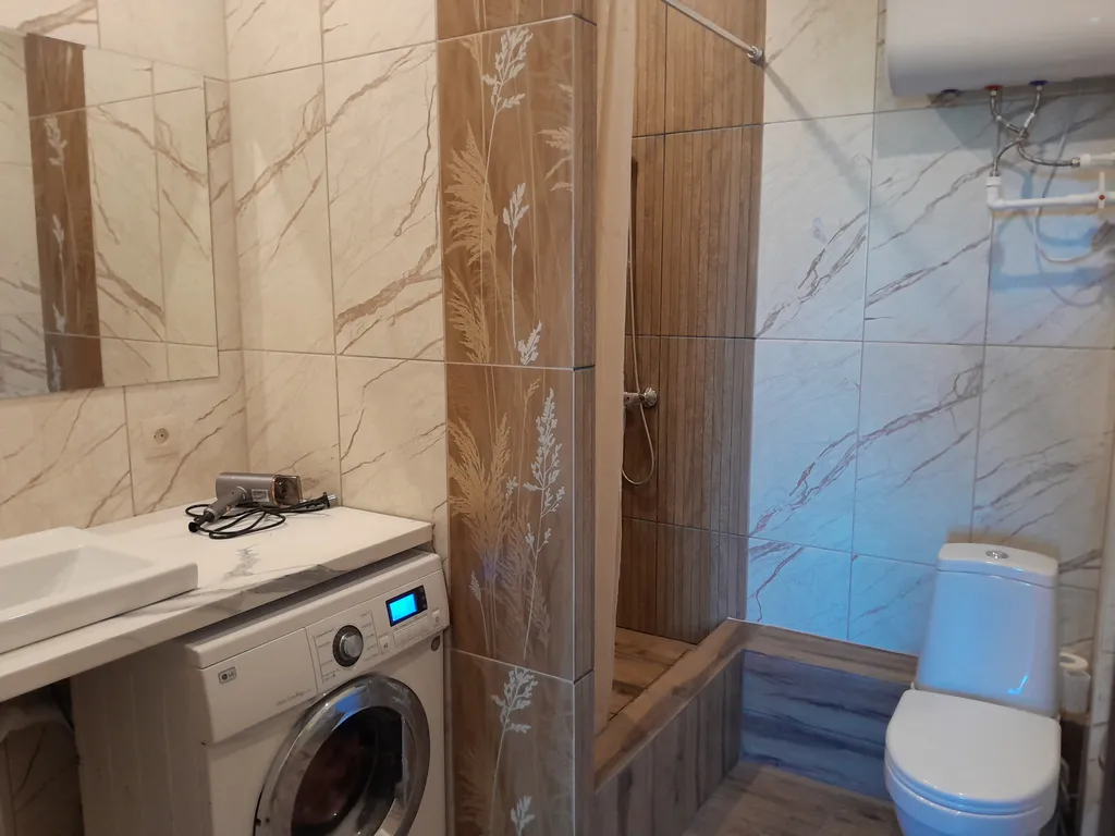 ЖК " Ривер парк " Набережная- Урицкого . Евродвухкомнатная квартира