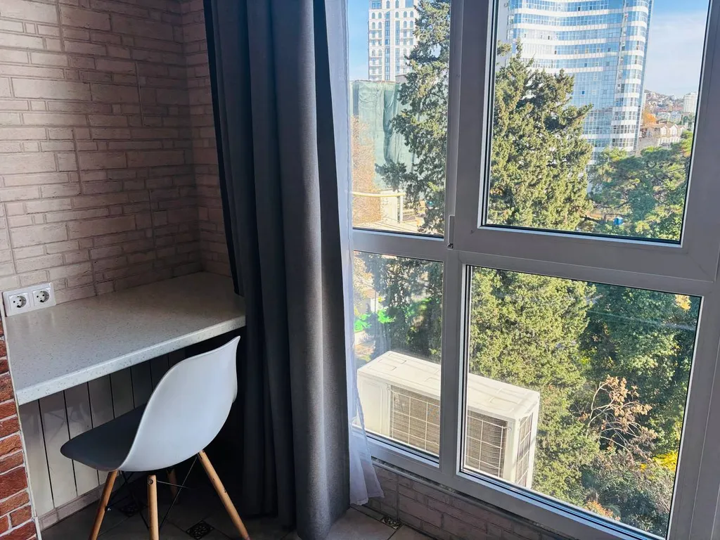 Панорамные окна с видом на море