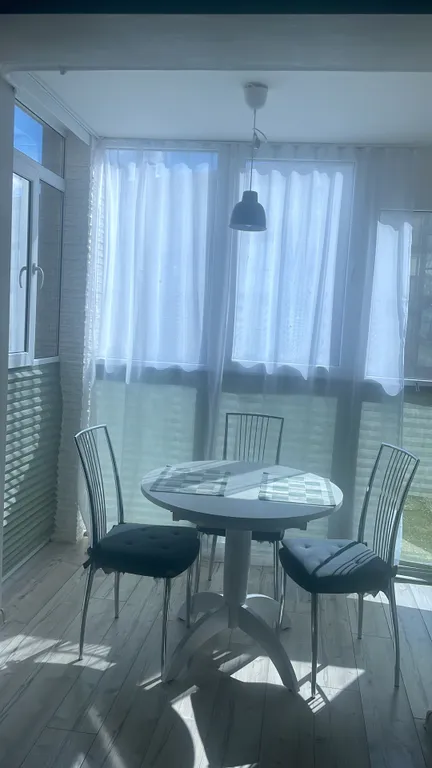 Новая солнечная квартира в уютном районе