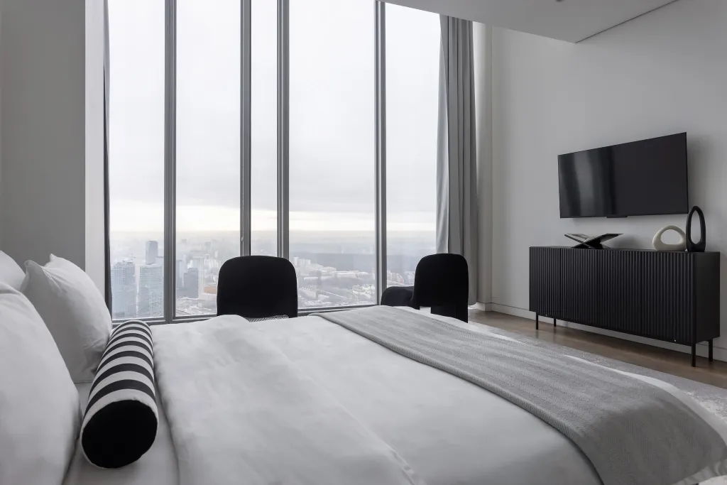 Roomley Panoramic Apartment