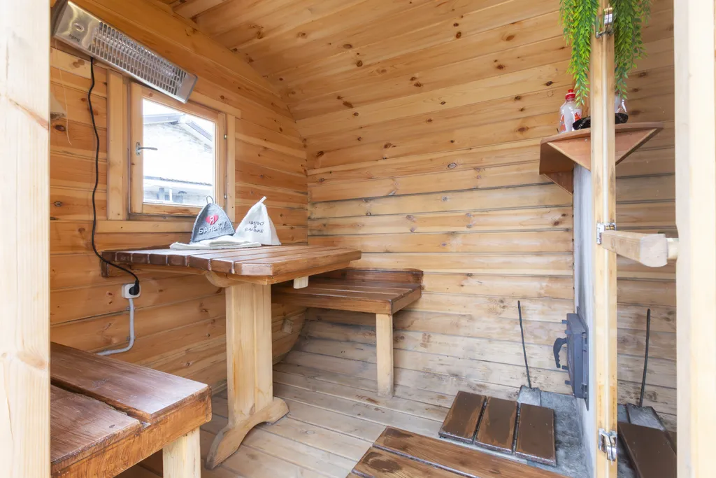 Дом с баней и чаном на дровах