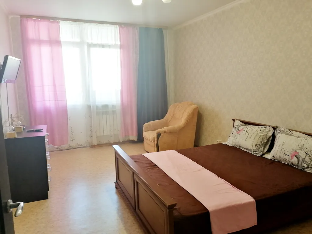 Просторная квартира в шаговой доступности от аквапарка — аренда посуточно в Оренбург