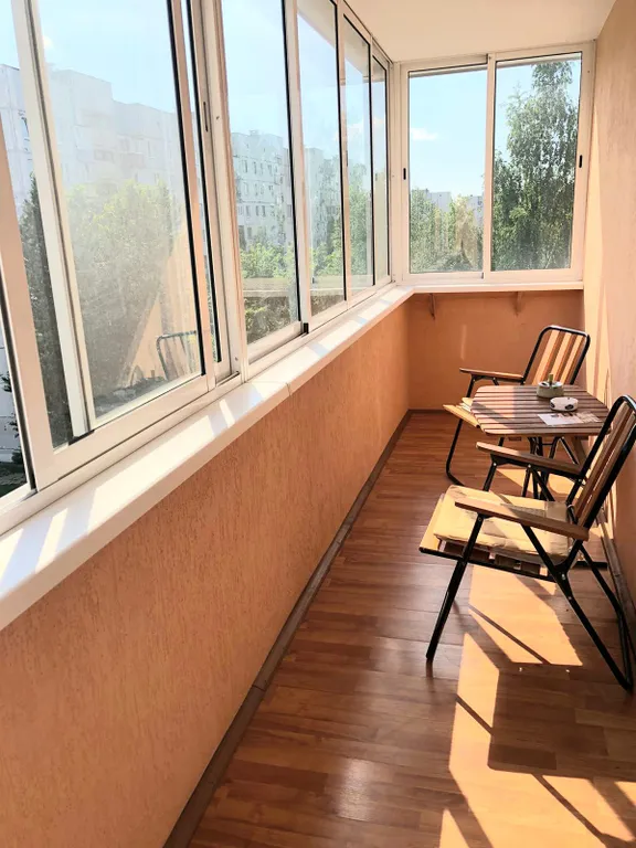 Апартаменты с двумя спальнями  возле торговых центров