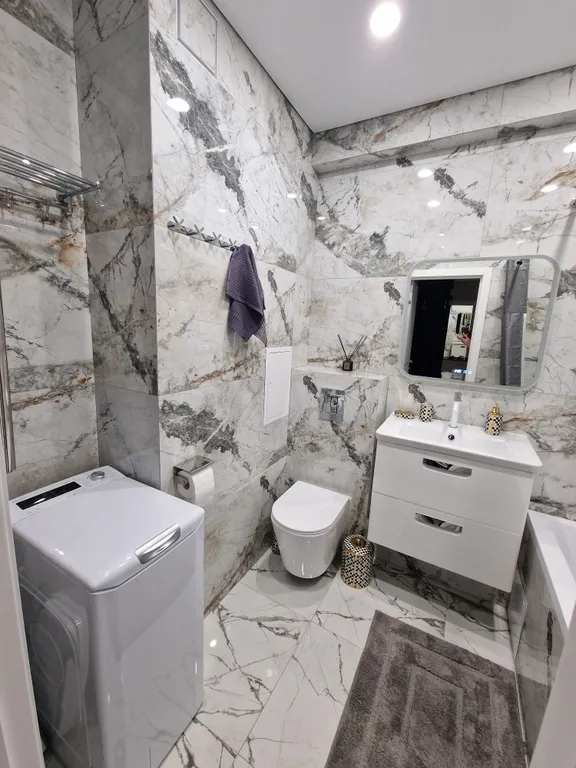 Квартира с ремонтом и видом на озеро Мойнаки