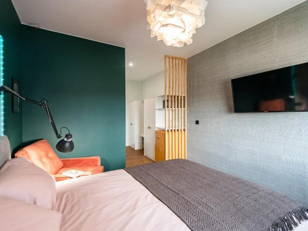 Стильная студия для 3 гостей в МФК Созвездие в центре города