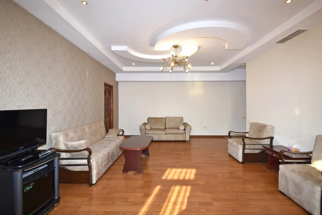 Трехкомнатная квартира в центре