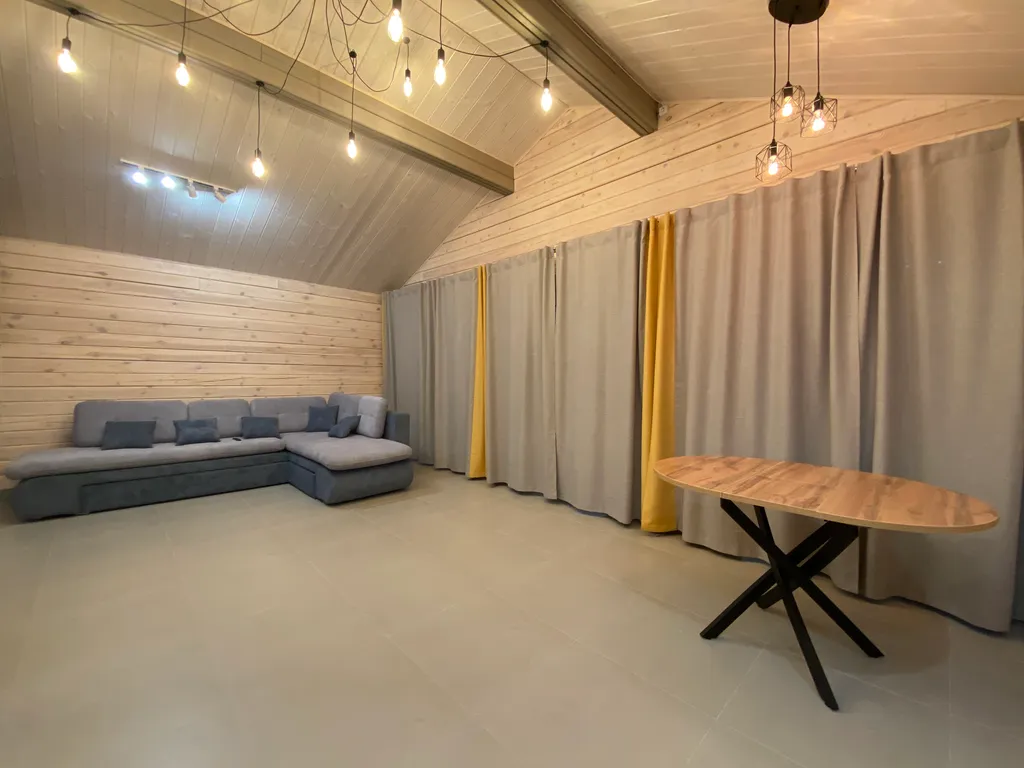 Дом шале рядом с городом