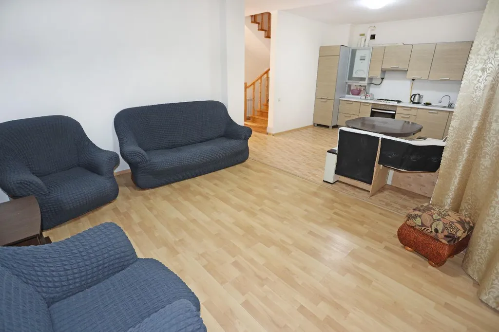 Коттедж 5-комнатный Дом — аренда посуточно в Джемете