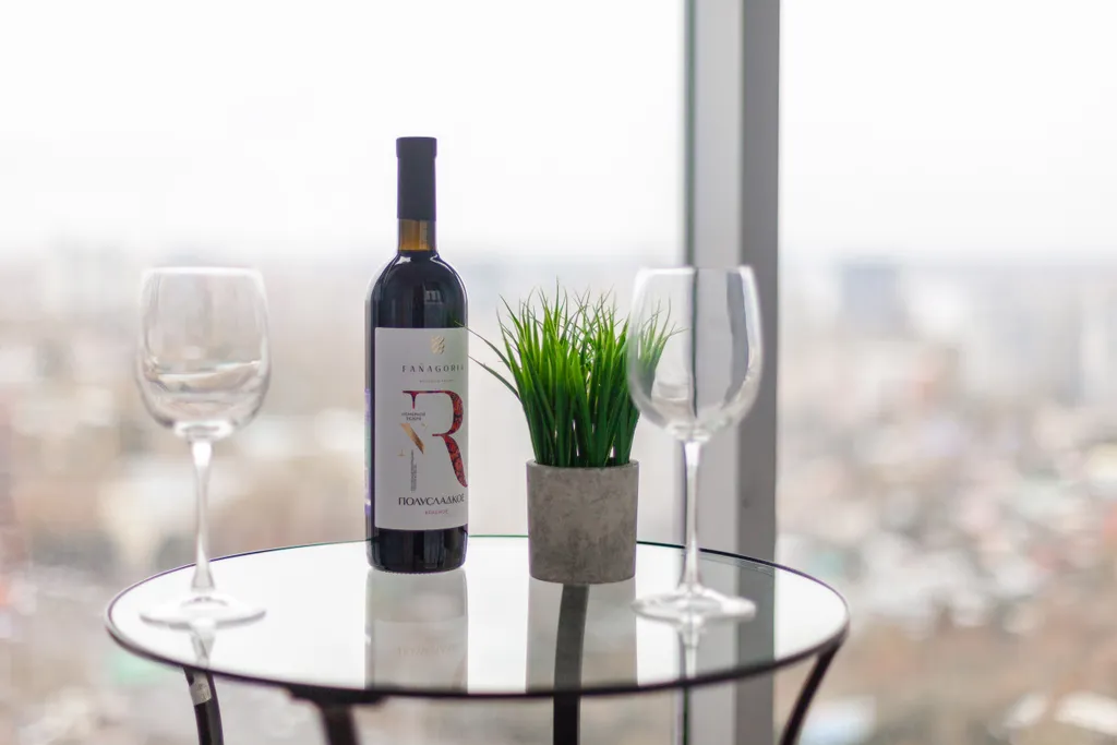 Студия с видом на Волгу