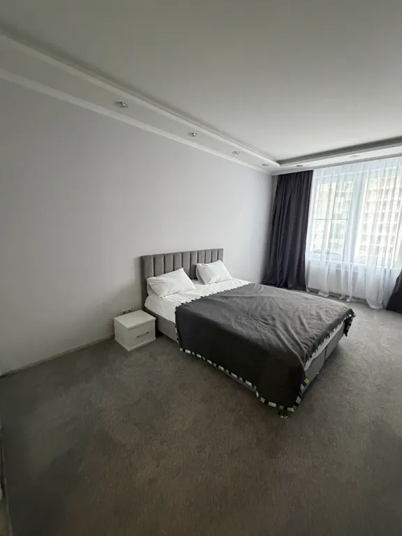 Шикарная двухкомнатная квартира с кузней- гостиной с видом на лес