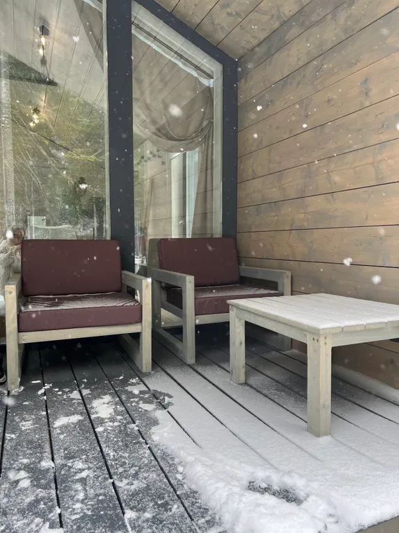 Шале в глэмпинге Лесариум с купелью и мангалом