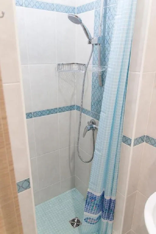 Двухместные апартаменты с двумя  односпальными кроватями и балконом