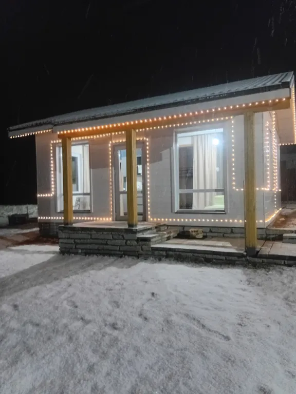 Уютный дом на берегу озера Камбулат