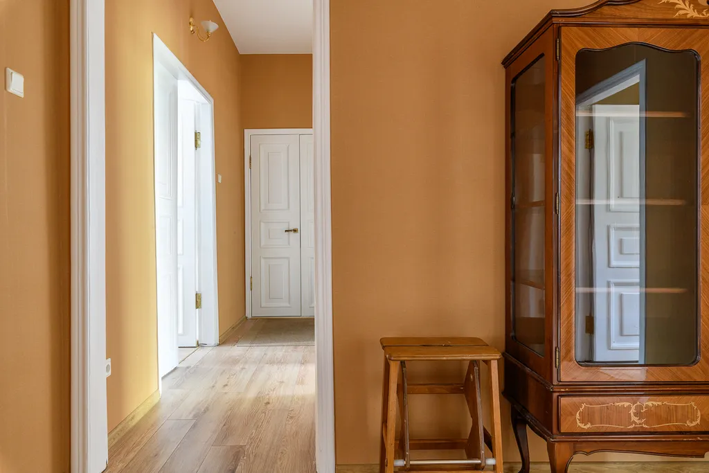 Роскошная квартира с балконом и парковкой рядом с Петропавловкой