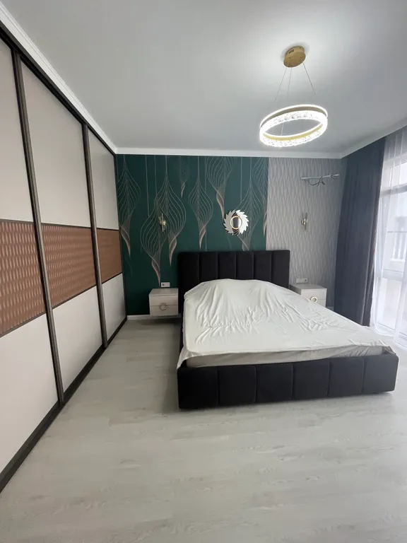 Новый дом с бассейном