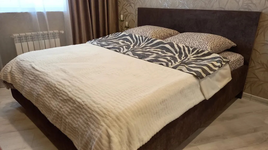 Квартира с магистральным фильтром, кухней-столовой и уютной спальней