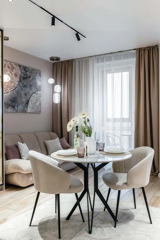 Светлые апартаменты с балконом в Минск мире