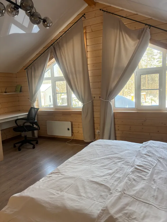 Дом у Коркинского озера с баней, купелью и детской площадкой.