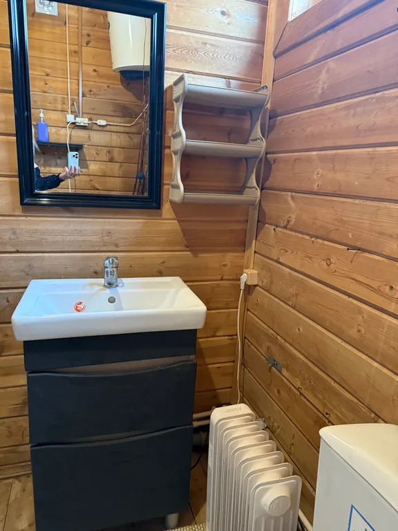 Уютный дом с пятью спальнями на берегу водохранилища