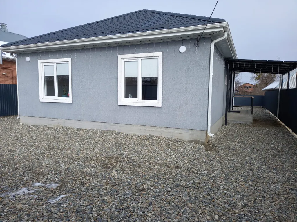 Уютный дом в черте города