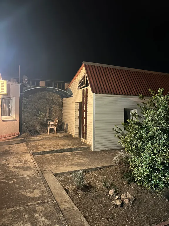 Дом с бассейном и сауной рядом с морем