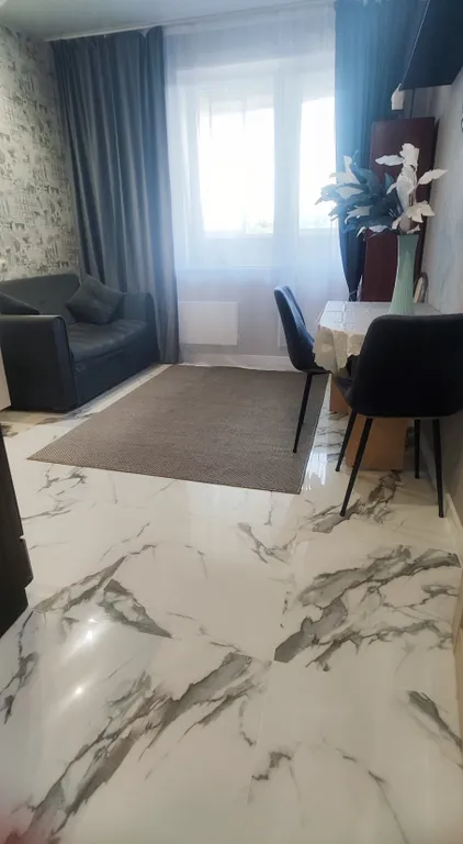 Евродвушка с камином, большой ванной и видом на пруд