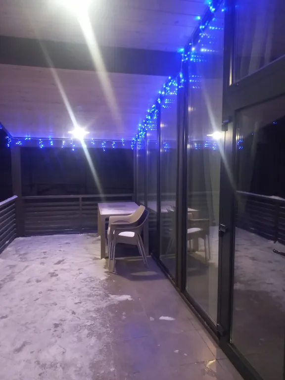 Домик у озера