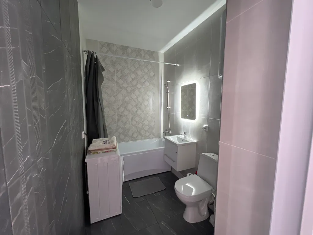 Видовая евротрехкомнатная квартира