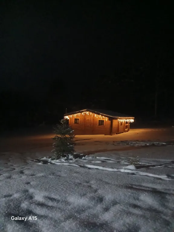 Уютный дом на берегу озера