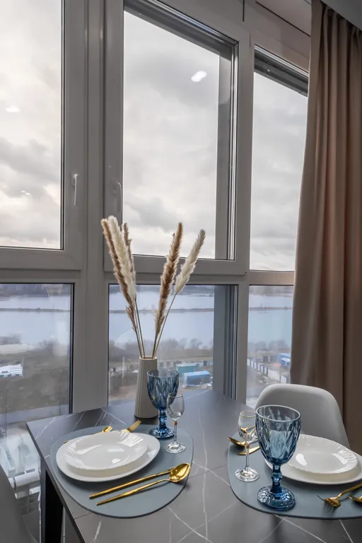 Стильная видовая квартира на Верхней Набережной