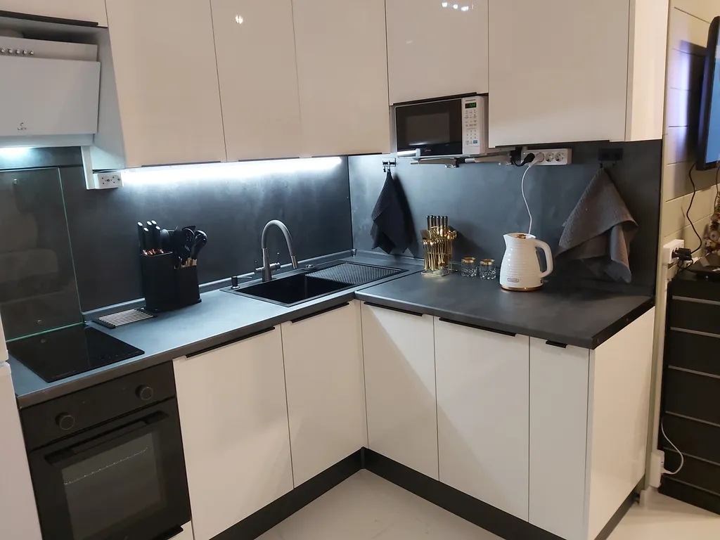 Дом в окружении леса