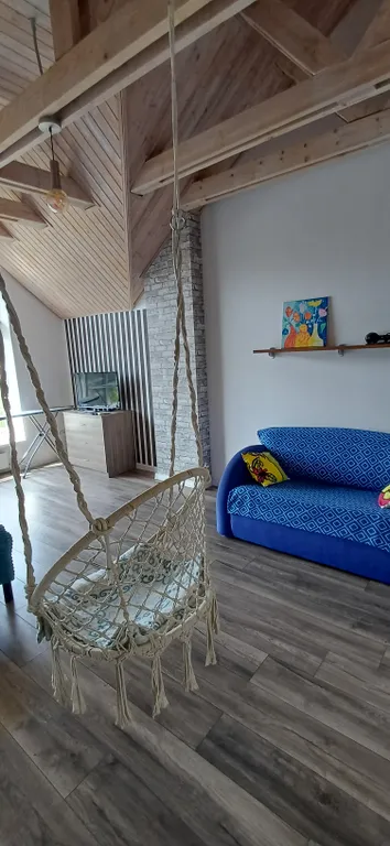 Уютный дом на берегу реки рядом с центром