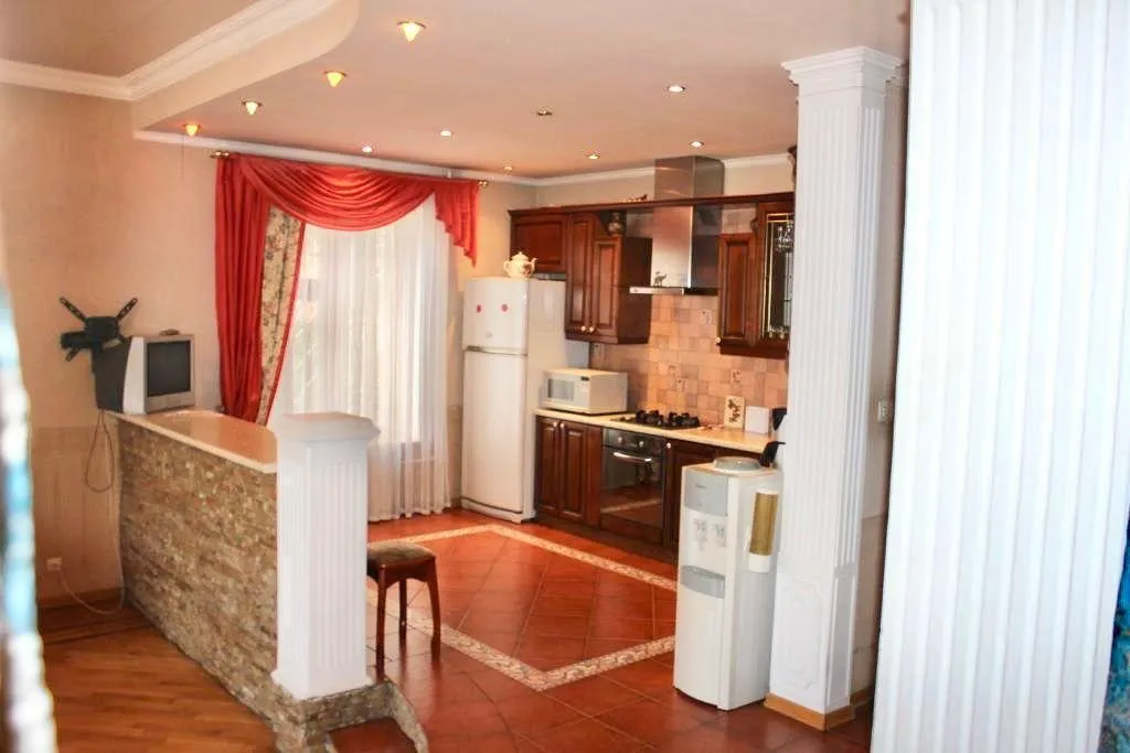 Дом рядом с парком Краснодар с банькой и бассейном