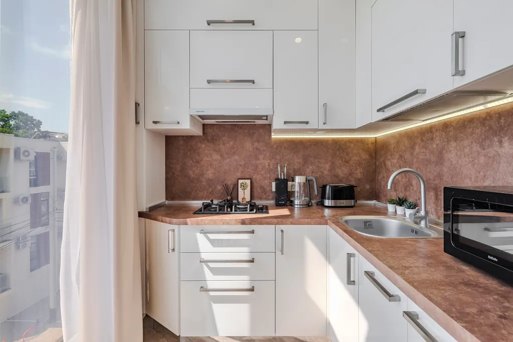 Студия с балконом и подогреваемым бассейном на территории ЖК в центре