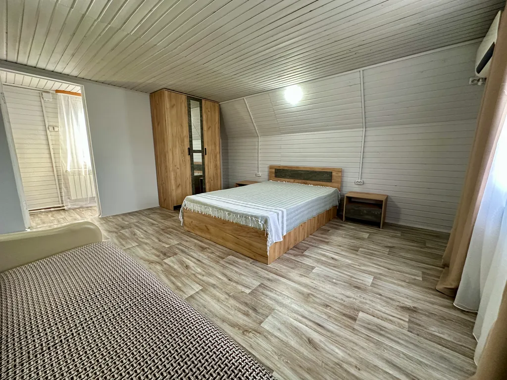 Частный дом на семью