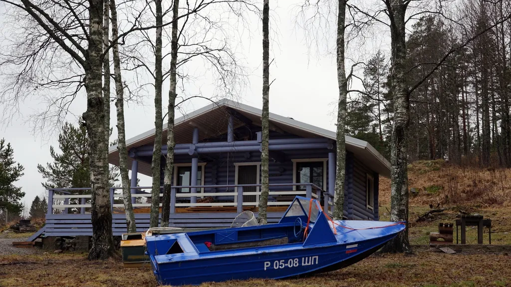 Коттедж Фиалковый дом на Ладоге — аренда посуточно в Микли