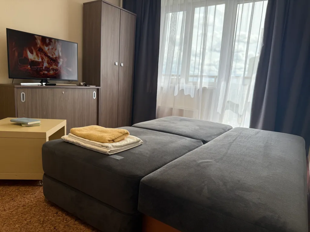 "В Гости!" на Запорожской 57 (2к квартира рядом с БЦ "Сити")