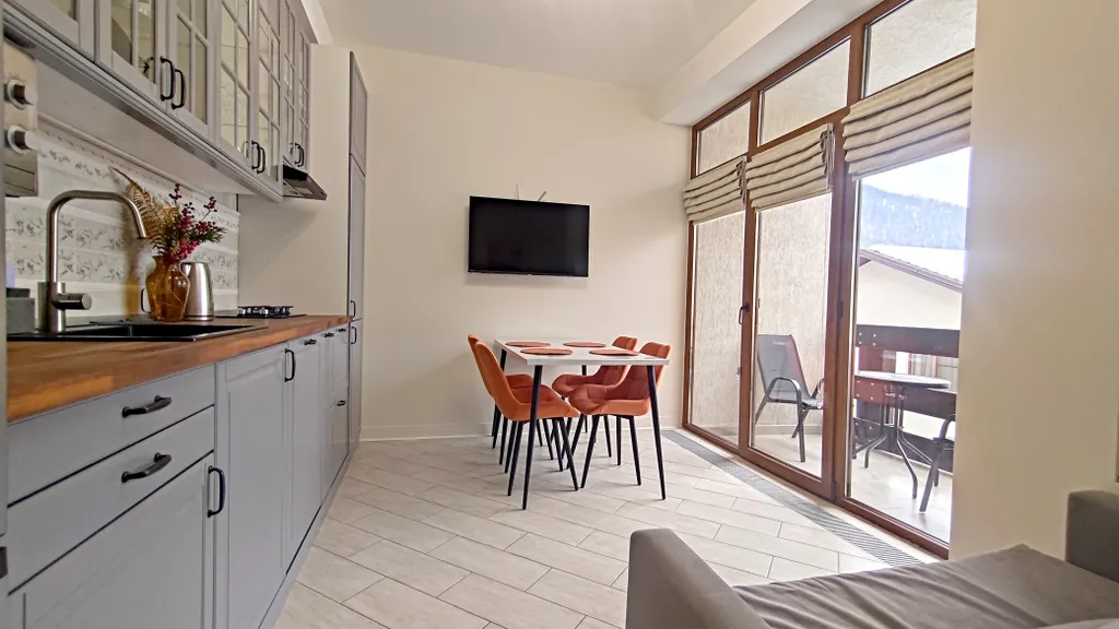 Дизайнерский апартамент с двумя спальнями