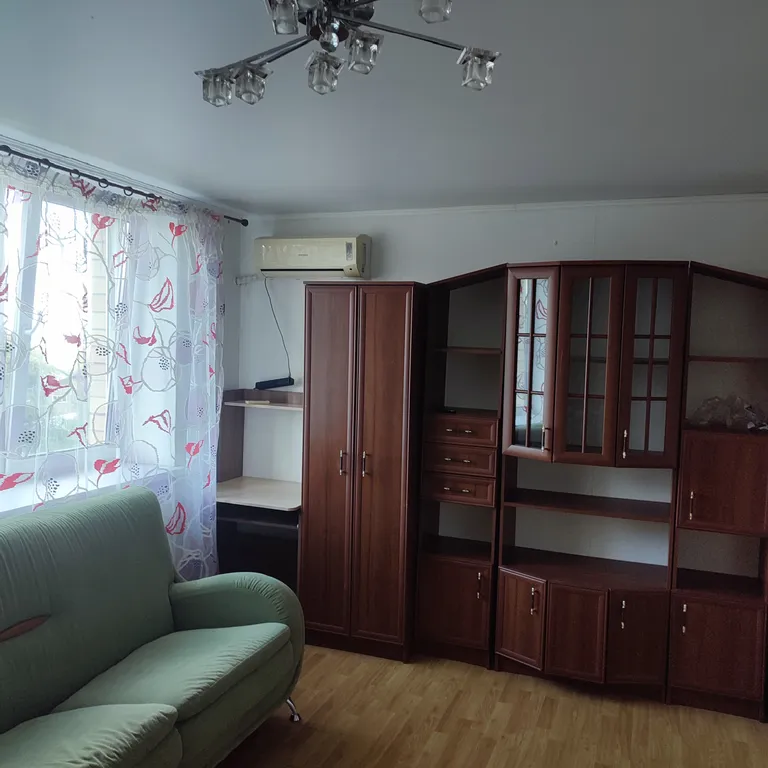 Таунхаус-5 комнат 3 этажа, парковка