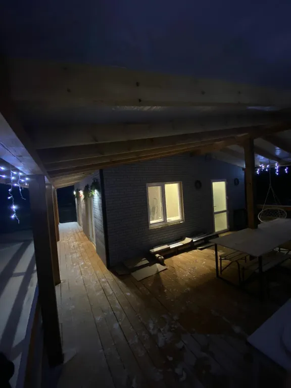 Дом с большой верандой