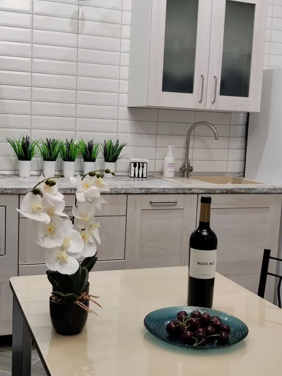 Дом в центре города рядом с набережной