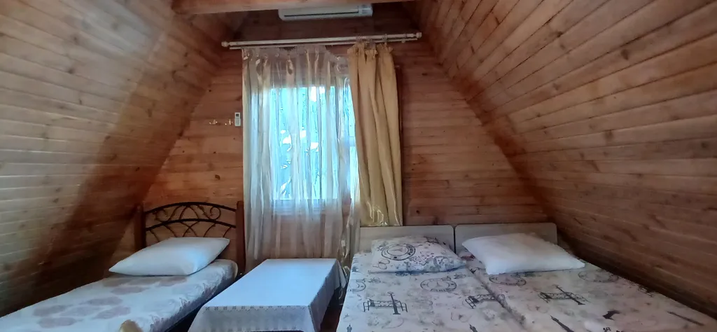 Коттедж Домик в центре с беседкой — Сочи