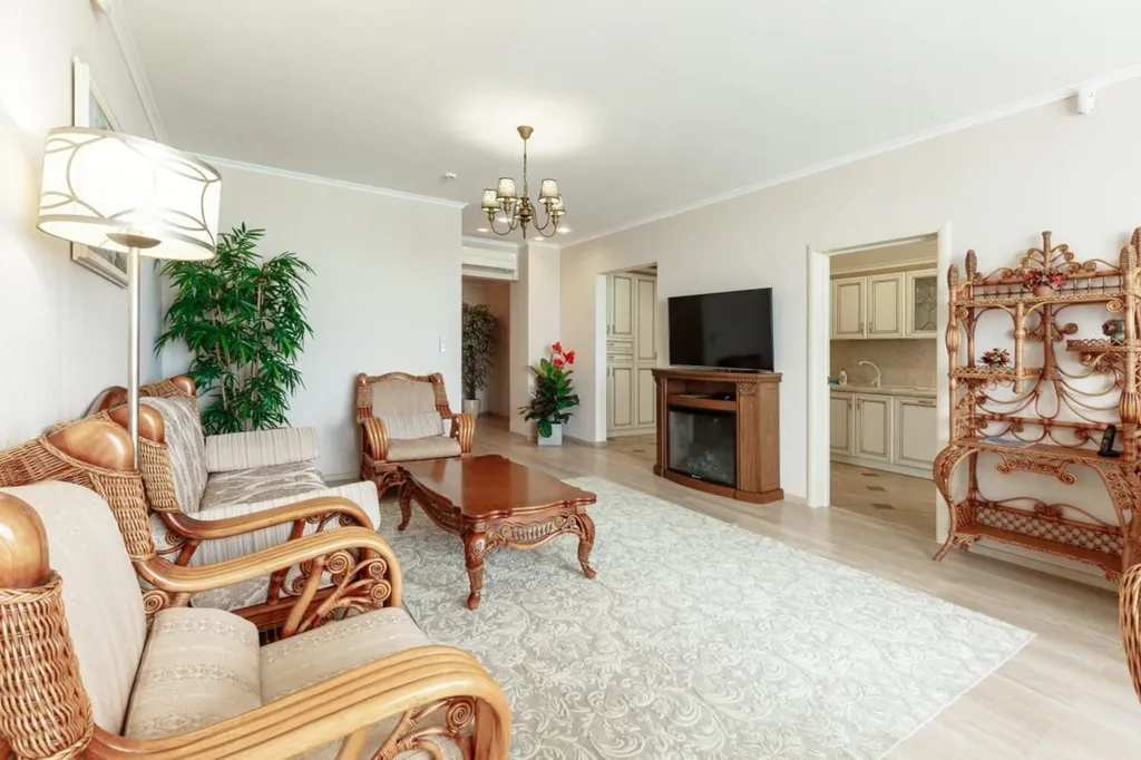 4-комнатная Квартира