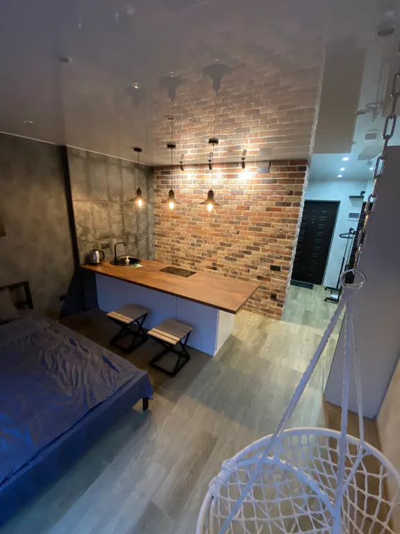 Уютная студия с дизайнерским ремонтом