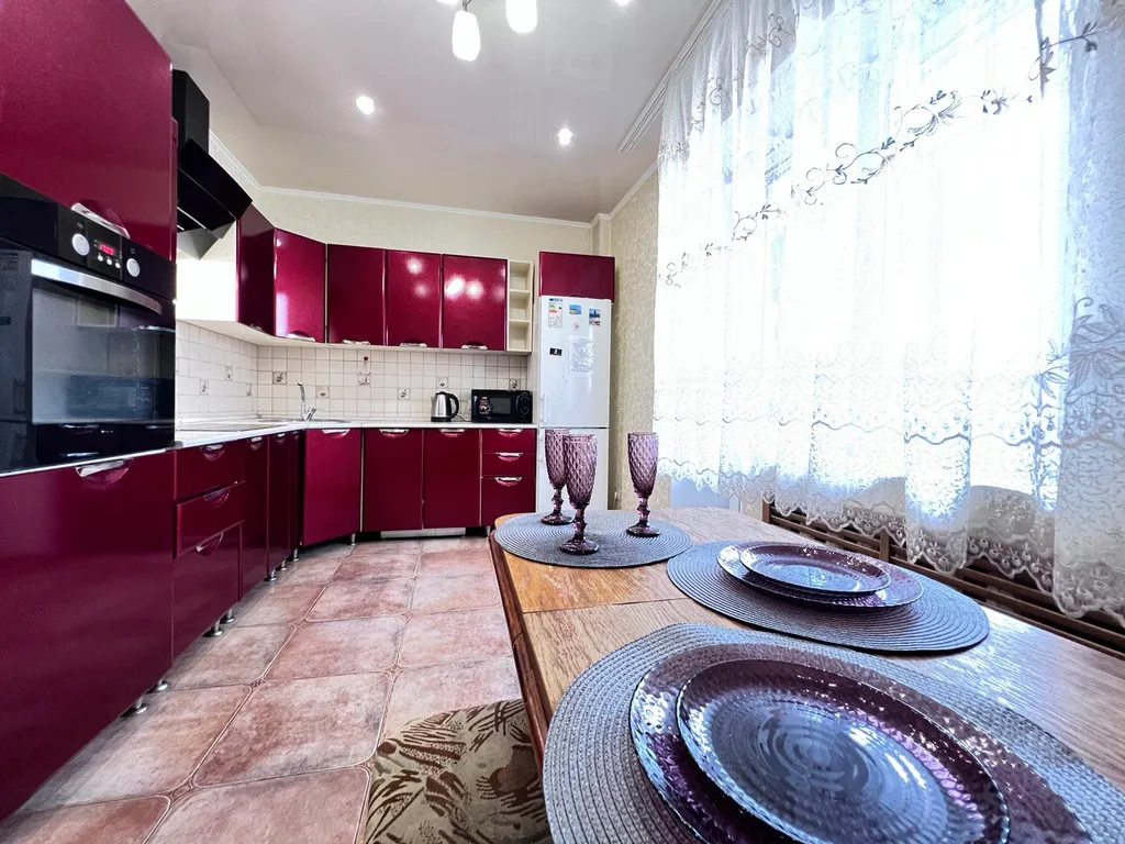 Квартира на набережной с видом на реку