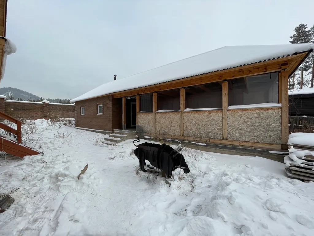 Загородный коттедж в лесном массиве