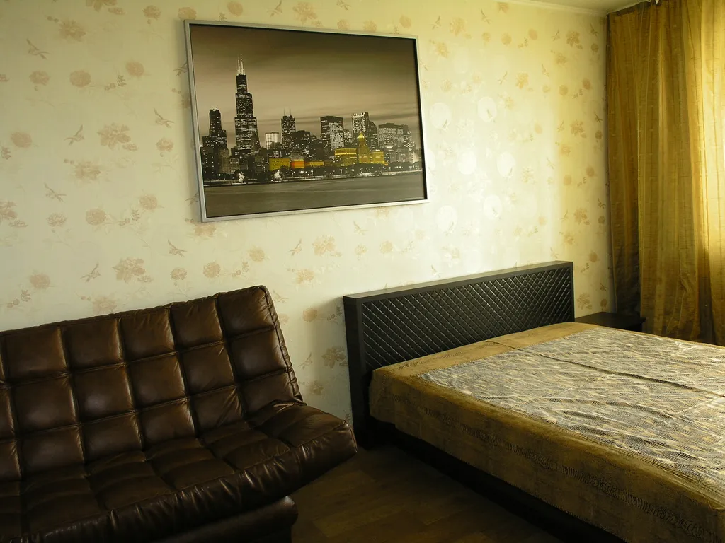 Светлая двухкомнатная квартира с евро ремонтом в многоэтажном доме