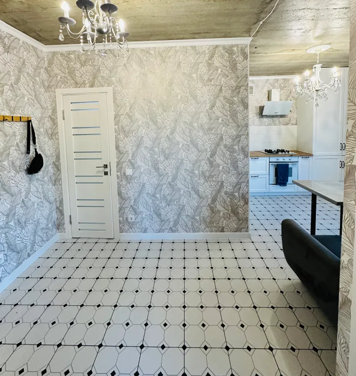 Квартира с кондиционером,бетонным потолком в 5-ти минутах от монастыря