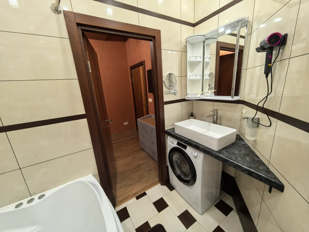 Дизайнерская 2к квартира на набережной реки Волги